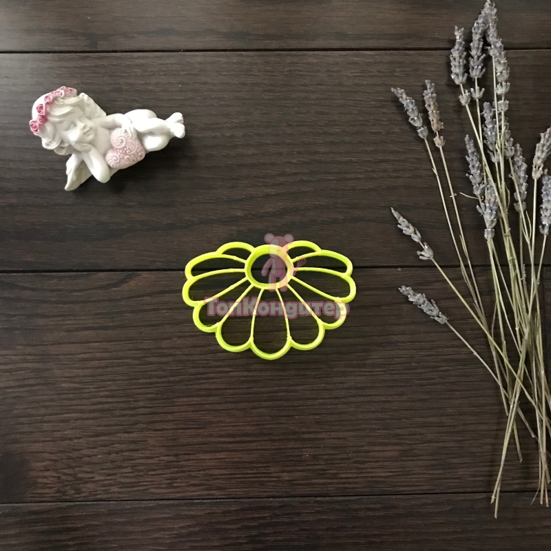 Вырубка для пряников "Ромашка с лепестками 6*9 см"